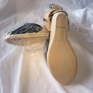 Top Moda Women Wedge size 8.5 NeW